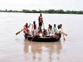 Uttar Pradesh: यूपीतील नारायणी नदीत मोठा अपघात: बोट उलटून 10 जण बुडाले, 3 जणांचा मृत्यू - Marathi News | Uttar Pradesh: Major accident in Narayani river in UP: 10 people drowned when boat capsized, 3 killed | Latest national News at Lokmat.com
