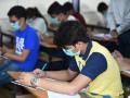 लॉकडाऊनमधील पेपर...  पहिल्यांदाच मास्क घालून विद्यार्थी देणार परीक्षा - Marathi News | Paper in lockdown ... for the first time a student wearing a mask will take the exam | Latest goa News at Lokmat.com