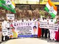 सावंतवाडीत केंद्र सरकारविरोधात काँग्रेसकडून आंदोलन - Marathi News | Congress agitation against Central Government in Sawantwadi | Latest sindhudurga News at Lokmat.com