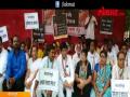 नोटाबंदीच्या निषेधार्थ काँग्रेसचे आंदोलन - Marathi News | Congress protest against note ban in solapur | Latest solapur Videos at Lokmat.com