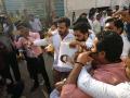 मुंबईत पेटला मनसे विरुद्ध काँग्रेस संघर्ष - Marathi News | In Mumbai, Congress struggles against MNS | Latest mumbai Photos at Lokmat.com