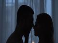 या जोडप्यांच्या रोमान्सने पोलिसांना फोडलाय घाम - Marathi News | The couple's romance was blush police | Latest national News at Lokmat.com
