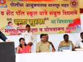 विद्यार्थ्यांनी चित्रकलेतून दिले वाहतूक नियमांचे धडे  - Marathi News | Lessons of Transportation Rules given by the students through drawing | Latest nagpur News at Lokmat.com