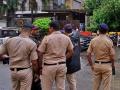 भांडूपमध्ये अल्पवयीन मुलाने २ रिक्षांसह बसची काच फोडली - Marathi News | A minor boy broke the glass of a bus and 2 rickshaws in Bhandup | Latest mumbai News at Lokmat.com