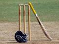 पिंपरीत क्रिकेट खेळण्यावरून वाद; स्टम्प, बॅटने केली मारहाण - Marathi News | Controversy over playing cricket; Stump, bat hit | Latest crime News at Lokmat.com