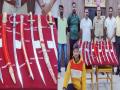 प्राणघातक शस्त्रे विक्रीसाठी घेऊन आलेल्या तरुणास अटक, ५० हजाराचा मुद्देमाल जप्त - Marathi News | | Latest kolhapur News at Lokmat.com