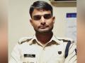 दिल्लीत CRPFच्या वर्दीतील संशयित ताब्यात, दोन प्रश्नांतच उडाली भंबेरी - Marathi News | suspect wearing crpf dress arrested from chandani chowk metro station | Latest national News at Lokmat.com