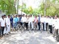 चाळीसगावला निघाली इंधन दरवाढीविरोधात ‘सायकल रॅली’ - Marathi News | 'Cycle Rally' against fuel hike | Latest jalgaon News at Lokmat.com