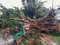 Phethai Cyclone : आंध्र प्रदेशमध्ये 'फेथाई' चक्रीवादळाने हाहाकार, 11,000 जणांचे स्थलांतर - Marathi News | Phethai Cyclone Over 11,000 Evacuated In Odisha As Cyclone Phethai Hits Andhra | Latest national News at Lokmat.com