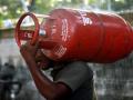 १ नोव्हेंबरपासून LPG चा बदललेला नियम रोखला; DAC शिवायही मिळणार सिलिंडर - Marathi News | | Latest national News at Lokmat.com