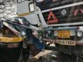भरधाव ट्रकची ऑटोला धडक; तिघे गंभीर जखमी - Marathi News | Load truck hits auto; Three seriously injured | Latest akola News at Lokmat.com