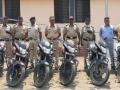 साक्री पोलिसांनी केले दोन चोर जेरबंद, आठ मोटारसायकल केल्या हस्तगत - Marathi News | Sakri police arrested two thieves and seized eight motorcycles | Latest dhule News at Lokmat.com