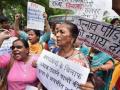 उन्नाव बलात्कारपीडितेला भरपाई आणि संरक्षण द्या - सुप्रीम कोर्ट - Marathi News |  Compensation and protection for Unnao rape victim- supreme court | Latest national News at Lokmat.com
