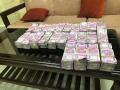 कारच्या स्टेपनीमधून तब्बल 2.30 कोटी रुपयांची तस्करी - Marathi News | Rs 2.30 crore smuggling from car's Stepney | Latest national Videos at Lokmat.com