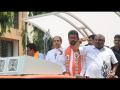 कीर्तिकरांच्या रोड शो मध्ये उध्दव ठाकरेंची उपस्थिती  - Marathi News | Uddhav Thackeray's presence in Kirtikar's road show | Latest mumbai News at Lokmat.com