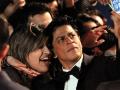 Shah Rukh Khan: शाहरूख खानने नेमल्यात लेडी बॉडीगार्ड्स, हे छोटसं कारण ऐकून तुम्हीही कराल कौतुक - Marathi News | why shahrukh khan hired female bodyguards | Latest filmy News at Lokmat.com