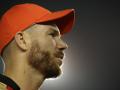 IPL 2019 : वॉर्नरने असा केला आयपीएलला अलविदा, पाहा हा व्हिडीओ - Marathi News | IPL 2019: David Warner was emotional in the last match of IPL, watch the video | Latest cricket News at Lokmat.com