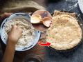 घडीच्या पोळ्या मऊ लुसलुशीत होण्यासाठी ४ टिप्स; उन्हाळ्यातही पोळ्या कडक-वातड होणारच नाहीत - Marathi News | How To Make Perfect Soft Roti : 4 tips to make the Roti soft; Even in summer the hives will remain as they are.. | Latest sakhi News at Lokmat.com