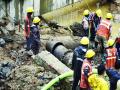 घरात शिरले पावसाचे पाणी - Marathi News |  Rain water in the house | Latest mumbai News at Lokmat.com