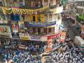 गोविंदा आला रे आला.... मुंबईत दहीहंडीचा उत्साह - Marathi News | Mumbai DahiHandi celebrations in Dadar on Janmashtami | Latest mumbai Videos at Lokmat.com
