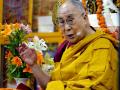 जगभरातील धर्मांवर आधारित हिंसेमुळे व्यथित - दलाई लामा - Marathi News | Distressed by violence based on religions around the world - The Dalai Lama | Latest chhatrapati-sambhajinagar News at Lokmat.com