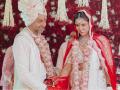 ४० वर्षीय अभिनेत्रीने दुसऱ्यांदा बांधली लग्नगाठ, दोन मुलांच्या वडिलांसोबत घेतले सात फेरे - Marathi News | Daljeet kaur tied a know with nikhil patel photo video on internet | Latest filmy News at Lokmat.com