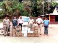 CoronaVirus Lockdown :दारू वाहतूक स्थानिकांनी पकडली, कुंब्रल येथील घटना - Marathi News | CoronaVirus Lockdown: | Latest sindhudurga News at Lokmat.com