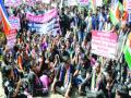 मनसेचा पत्रीपुलावर ठिय्या, जोरदार घोषणाबाजी - Marathi News |  MNS's letter pauses, shouting slogans | Latest pune News at Lokmat.com