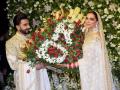 दीपवीरच्या मुंबई रिसेप्शनचे हे फोटो एकदा तरी पाहाच...!! - Marathi News | photos deepika padukone ranveer singh mumbai wedding reception look from mumbai | Latest filmy Photos at Lokmat.com