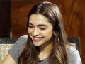  दीपिकाला पाहिल्यावर ओकारी येते, पाकिस्तानी अँकर बरळला  - Marathi News | pakistani tv host waqar zaka gets trolled after commenting on deepika padukone and priyanka chopra | Latest filmy News at Lokmat.com