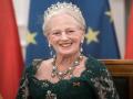 लेकासाठी खुर्ची सोडणाऱ्या राणीची गोष्ट! - Marathi News | Queen Margaret II, Queen of Denmark. | Latest international News at Lokmat.com