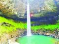 देवकुंड धबधब्यावरील बंदी उठली, पर्यटन बहरणार - Marathi News | Ban on Devkund waterfall gets lifted, tourism will improve | Latest raigad News at Lokmat.com