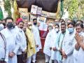 कृषी कायद्याविरोधात काँग्रेसचे राज्यातून ६० लाख सह्यांचे निवेदन - Marathi News | Statement of Congress against agriculture law with 60 lakh signatures | Latest mumbai News at Lokmat.com