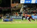 IPL 2019 : मुंबई इंडियन्सच्या फलंदाजाला पंचांनी ढापला? पाहा हा व्हिडीओ - Marathi News | IPL 2019: Umpires given wrongly out to Mumbai Indians batsman, see the video | Latest cricket News at Lokmat.com