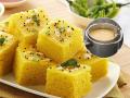 परफेक्ट जाळीदार मऊ हलका ढोकळा करण्यासाठी ४ टिप्स, ढोकळा कधीच बिघडू शकत नाही - Marathi News | 4 tips to make perfect soft and fluffy Dhokla, Dhokla can never go wrong with these tips | Latest sakhi News at Lokmat.com