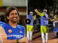 चुनरी तेरी चमके नी गुलाबी शरारा... MS Dhoni ने लोकप्रिय गाण्यावर धरला ताल, Video Viral - Marathi News | MS Dhoni dancing on famous pahadi song gulabi sharara video viral on social media trending | Latest social-viral News at Lokmat.com