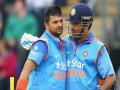 निवृत्ती जाहीर करून रैना, धोनी ढसाढसा रडले... - Marathi News | Raina, Dhoni cried loudly after announcing retirement | Latest cricket News at Lokmat.com
