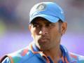 Video: कॅप्टन कूल धोनीला जेव्हा राग येतोय, कुलदीप चहलला दिला इशारा... - Marathi News | Video: Captain Cool Dhoni is angry, Kuldeep flicks up ... | Latest cricket News at Lokmat.com