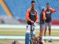 महेंद्रसिंग धोनीला म्हणाले 'राज्याचा पाहुणा' अन् झाला राडा! - Marathi News | MS Dhoni declared as 'State Guest' by the Himachal Pradesh government; Congress opposes | Latest cricket News at Lokmat.com