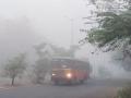 सांगलीत पसरली धुक्याची चादर, थंडीचा कडाका वाढला - Marathi News | fog spread in Sangli, the cold intensified | Latest sangli News at Lokmat.com