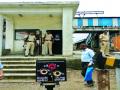 दिवा रेल्वे फाटकावर दोन शस्त्रधारी - Marathi News | Two arms on the Diva rail gate | Latest thane News at Lokmat.com