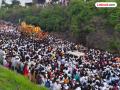 Ashadhi Wari : दिवे घाटाची अवघड वाट पार करीत माउलींचा पालखी सोहळा कऱ्हेकाठी विसावला - Marathi News | Ashadhi Wari Mauli palanquin ceremony, crossing the difficult path of Dive Ghat, rested at the edge of the river | Latest pune News at Lokmat.com