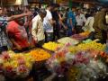 नागपुरात दिवाळी खरेदीसाठी बाजारपेठात झुंबड - Marathi News | Crowd in shopping market for Diwali in Nagpur | Latest nagpur News at Lokmat.com