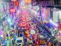 Diwali Festival : देशभर सर्वत्र शॉपिंगचा मूड, बाजारात ताेबा गर्दी - Marathi News | There is a shopping mood all over the country the market is crowded on ocassion of diwali festival | Latest national News at Lokmat.com