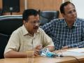 Coronavirus: Breaking:दिल्लीत ४ डॉक्टर कोरोना पॉझिटीव्ह, केजरीवाल म्हणाले आम्ही काळजी घेतोय - Marathi News | Coronavirus: Breaking: 1 doctor in Delhi Corona-positive, Kejriwal said we are taking care | Latest national News at Lokmat.com