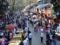 बेकायदा फेरीवाल्यांवर कारवाईसाठी काय केले?; पालिका, पोलिस आयुक्तांना कोर्टाचा प्रश्न - Marathi News | What has been done to take action against illegal hawkers?; Court question to Municipal, Police Commissioner | Latest mumbai News at Lokmat.com