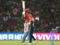 IPL 2019 : जेव्हा गेल आणि चहल यांची धक्काबुक्की होते तेव्हा... - Marathi News | IPL 2019: When chris Gayle and yuzvendra chahal enjoying in stadium ... | Latest cricket News at Lokmat.com