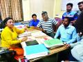 ‘त्या’ डॉक्टरवर कारवाईसाठी दोन तास गराडा, सिव्हील सर्जनवर प्रश्नांची सरबत्ती, श्वानदंश झालेल्या मुलाला रुग्णवाहिका न दिल्याने मृत्यू झाल्याचा ठपका - Marathi News |  'Doctor' over two hours for action, civil surgeon questions about death, no objection to death of a whistling boy, by ambulance | Latest vasai-virar News at Lokmat.com