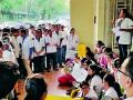 नागपूर मेडिकल कॉलेज इस्पितळातील डॉक्टरांचे थाळी बजाओ आंदोलन - Marathi News | Thali Bajao movement of doctors at Nagpur Medical College Hospital | Latest nagpur News at Lokmat.com
