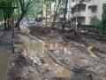 MIDC निवासी भागात सीसी रस्याचे काम अर्धवट; खड्ड्यात पावसाचे पाणी साचून झाले डबके, चिखल - Marathi News | work partial in midc residential areas rainwater accumulated in the pit puddles and mud | Latest kalyan-dombivli News at Lokmat.com